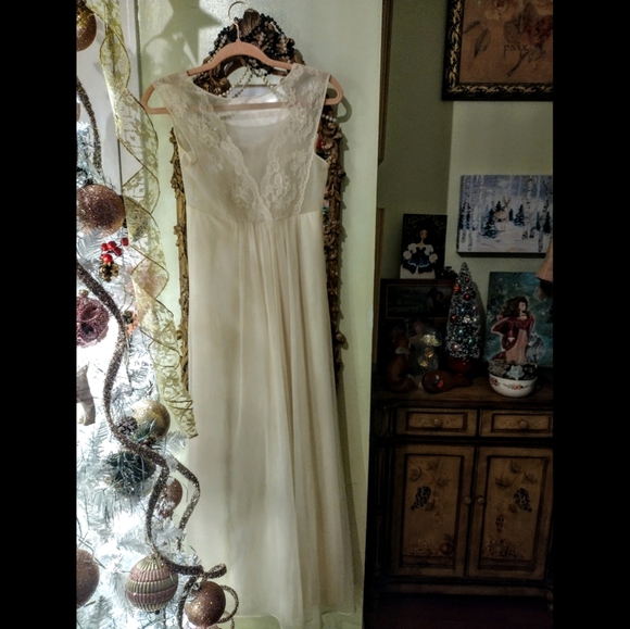 🤍 Vintage 1970s Bridal Ivory Lace Peignoir Nightgown — Old Hollywood Silhouette - Picture 8 of 9